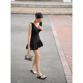  Đầm linen tưng Firstlove minidress dáng xòe tầng cổ V xẻ phong cách nữ tính trẻ trung tinh tế - REN STUDIO 