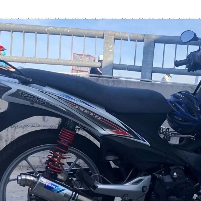 Tem Suzuki Axelo Xanh Trắng - Tem Chuẩn Zin