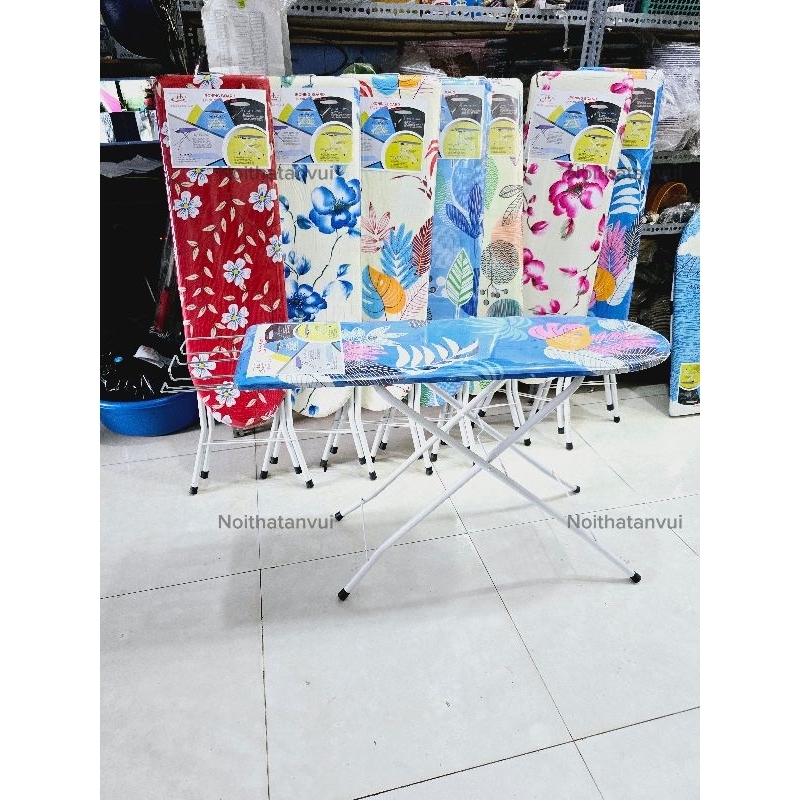 Bàn kê ủi quần áo xếp gọn