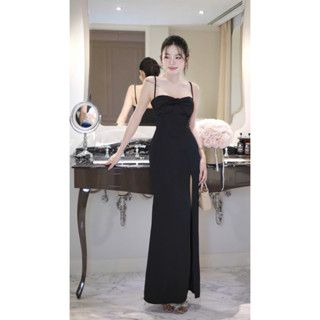 Đầm Maxi Lụa 2 Dây Xoắn Ngực Gợi Cảm Thiết Kế Xẻ Đùi Sexy Đi Tiệc