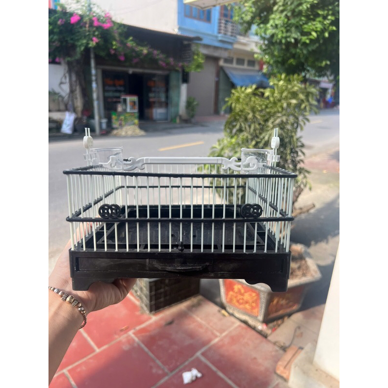 Lồng trần nhựa tàu dành cho chim vành khuyên đầy đủ phụ kiện như hình