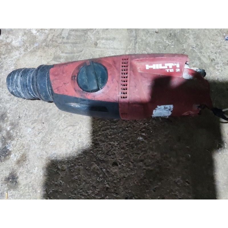 khoan bê tông hilti hoạt động OK gãy tay cầm y hình, thanh lý ae về lấy phụ tùng hoặc chế tay cầm cô