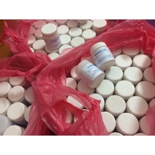 Giá buôn Kem nẻ (sáp nẻ) Vaselin của viện da liễu HN