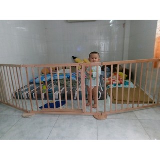 Rào chắn bé bằng gỗ