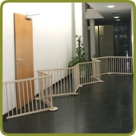 Rào chắn bé bằng gỗ