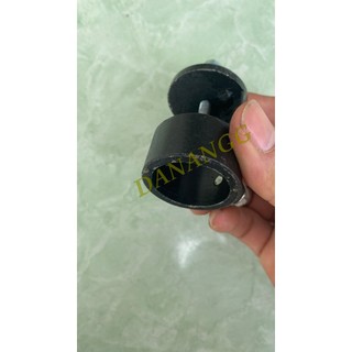 Vam ty phụt trước xe máy