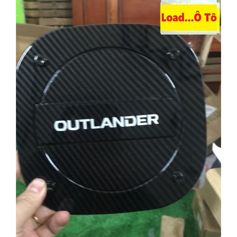 Ốp Nắp Bình Xăng Carbon Xe Mitsubishi Outlander 2025-2018 Cao Cấp