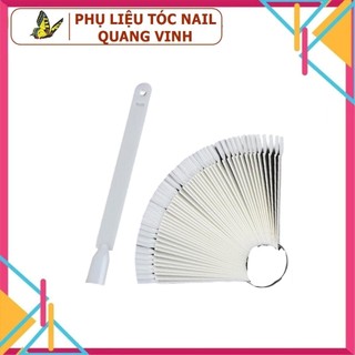 Móng que vuông tập sơn làm bảng màu