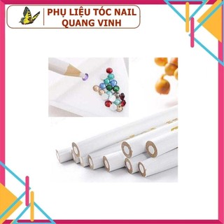 Cây hút đá chấm đá màu trắng