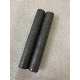 Nam châm viên ferrite 25x3mm màu đen