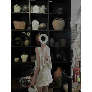  ÁO CỔ TRÒN HỞ LƯNG DÂY XOẮN PHÍA SAU 