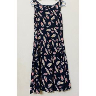 Pass đầm xoè dưới size M hoạ tiết lông vũ xanh đen, đầm ivy moda sọc dọc to