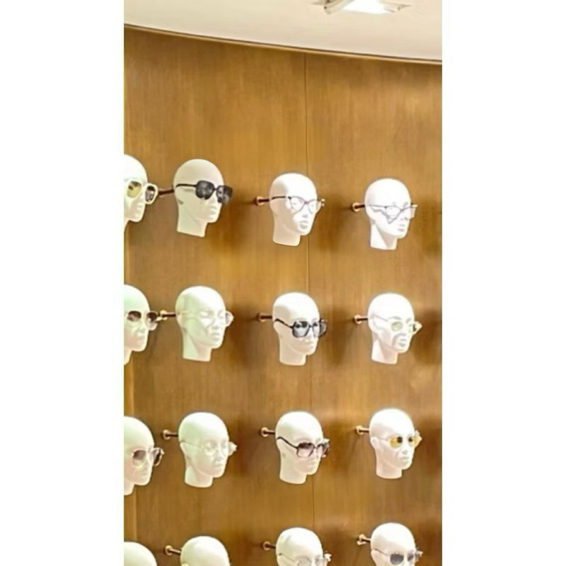 Đầu manocanh đeo kính