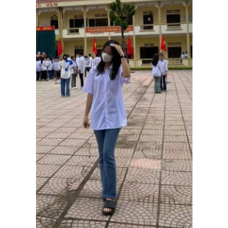 Áo trắng đi học