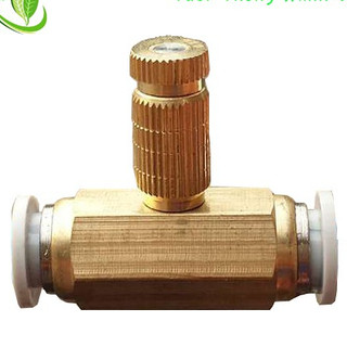 Béc phun sương bao gồm đế và béc