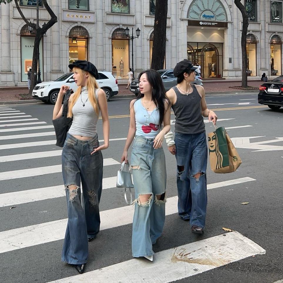 RIPPED WIDE LEG JEANS - Quần jeans rách ống rộng Whose Studio - Kèm dây quần | BigBuy360 - bigbuy360.vn