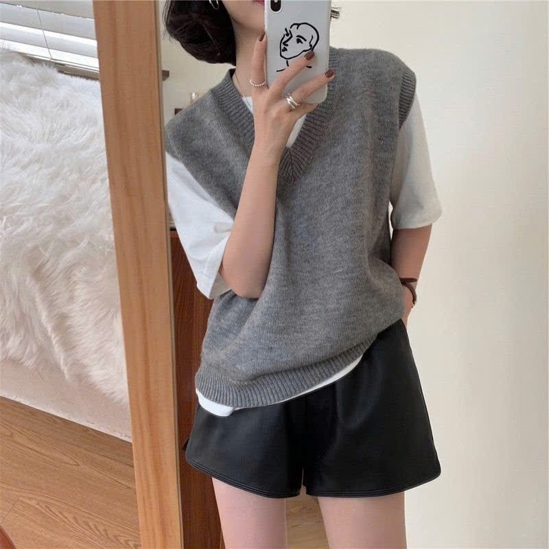 Áo gile nữ , áo gile len nữ ( Không kèm áo trong) cổ V ba lỗ basic QCCC Loại 1 MÀU ĐEN KEM XÁM phong