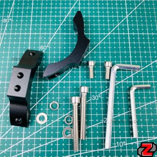 Pat gắn đèn trợ sáng trên ghi đông và chống đổ cho xe máy