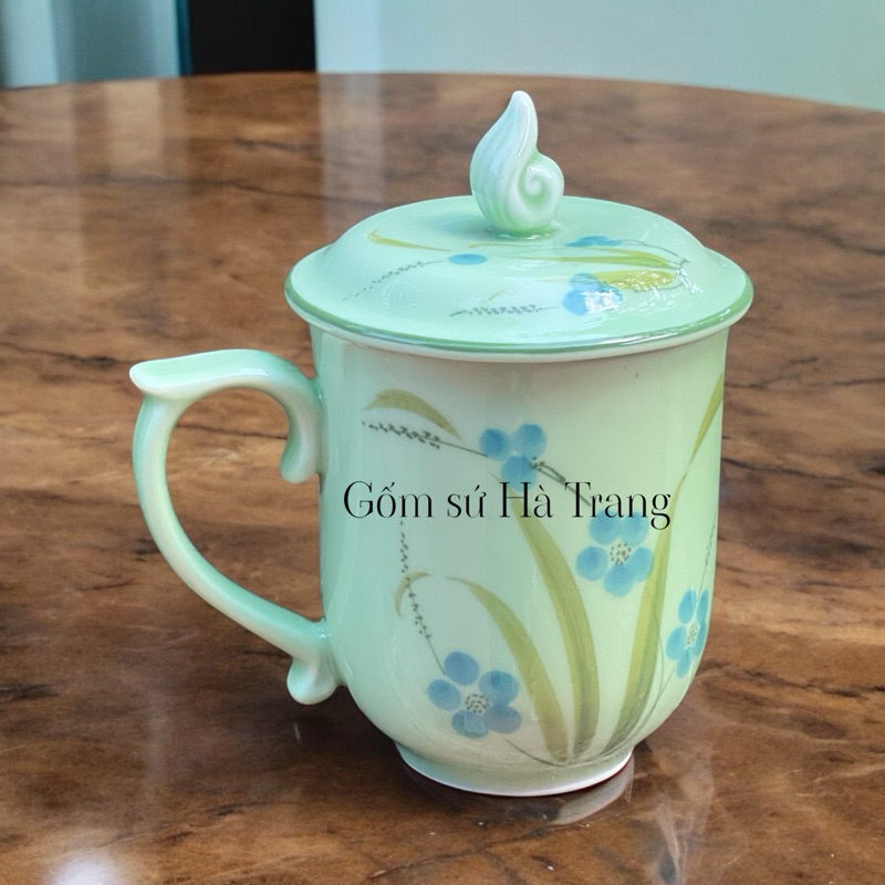 Cốc sứ Bát Tràng cao cấp men ngọc vẽ chuồn hoa
