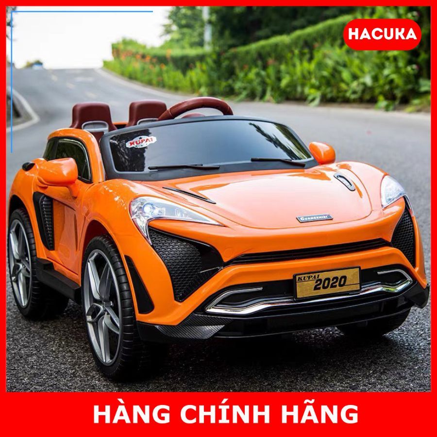 Xe ô tô điện trẻ em cao cấp có điều khiển từ xa kèm nhạc và đèn Kupai 2020