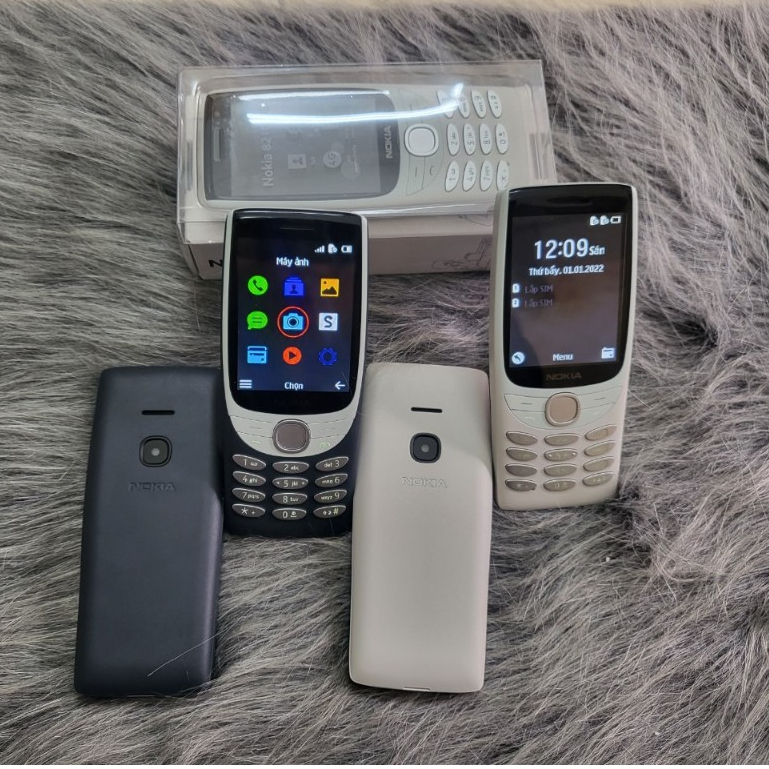 Điện thoại bàn phím 8210 Sóng 4G 2 sim - Màn 2.8 - Pin 1450mah - Chữ to màn to - FM ko dây