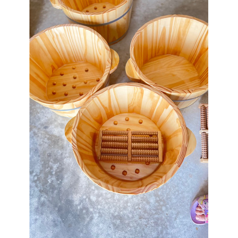 Chậu gỗ ngâm chân hạt masager dày bóng bàn lăn đi kèm