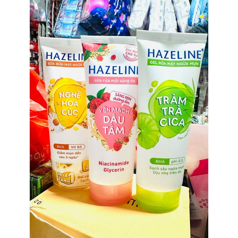 Sữa rửa mặt Hazeline Nghệ Hoa Cúc 100g
