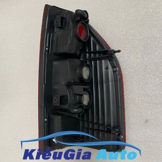 Đèn hậu (lái sau) Isuzu Dmax 2002-2007