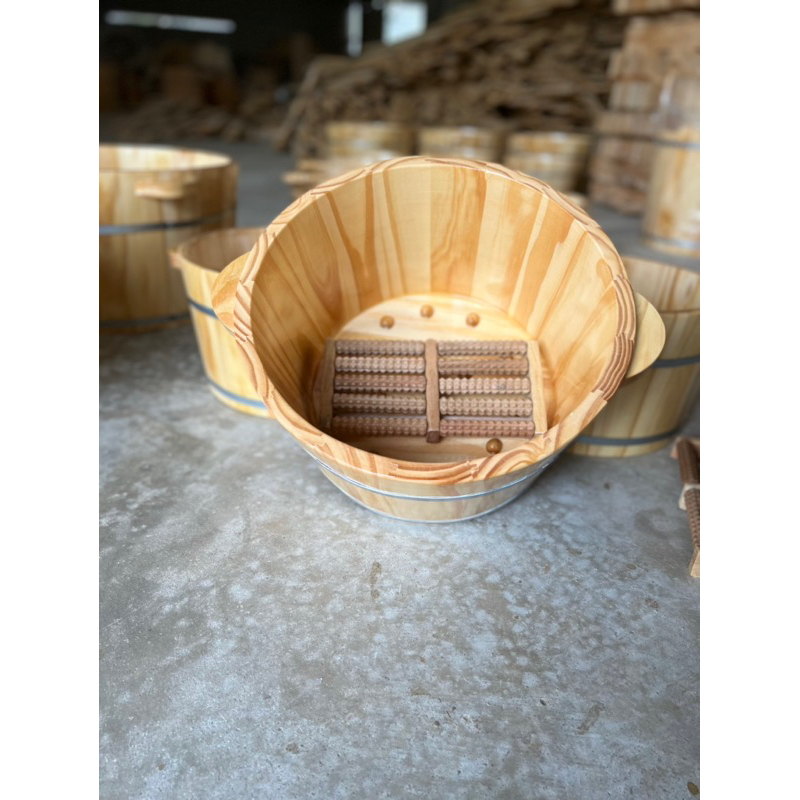 Chậu gỗ ngâm chân loại 1 ( đi kèm bàn lăn)