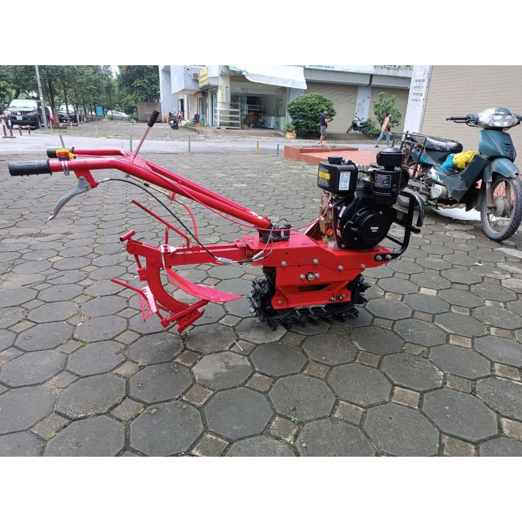 Máy cày bánh xích chạy dầu đề nổ Kama 173