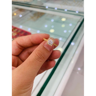 nhẫn nữ ổ đá vuông thấp và ổ nhô cao thiết kế