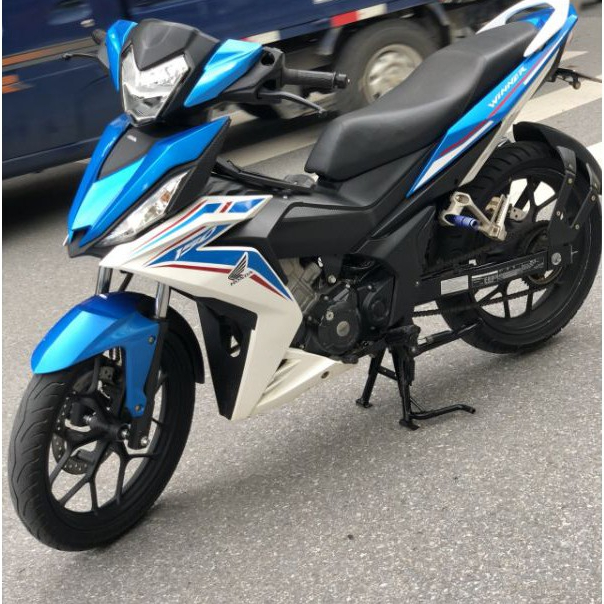 Tem Winner 2018 xanh trắng