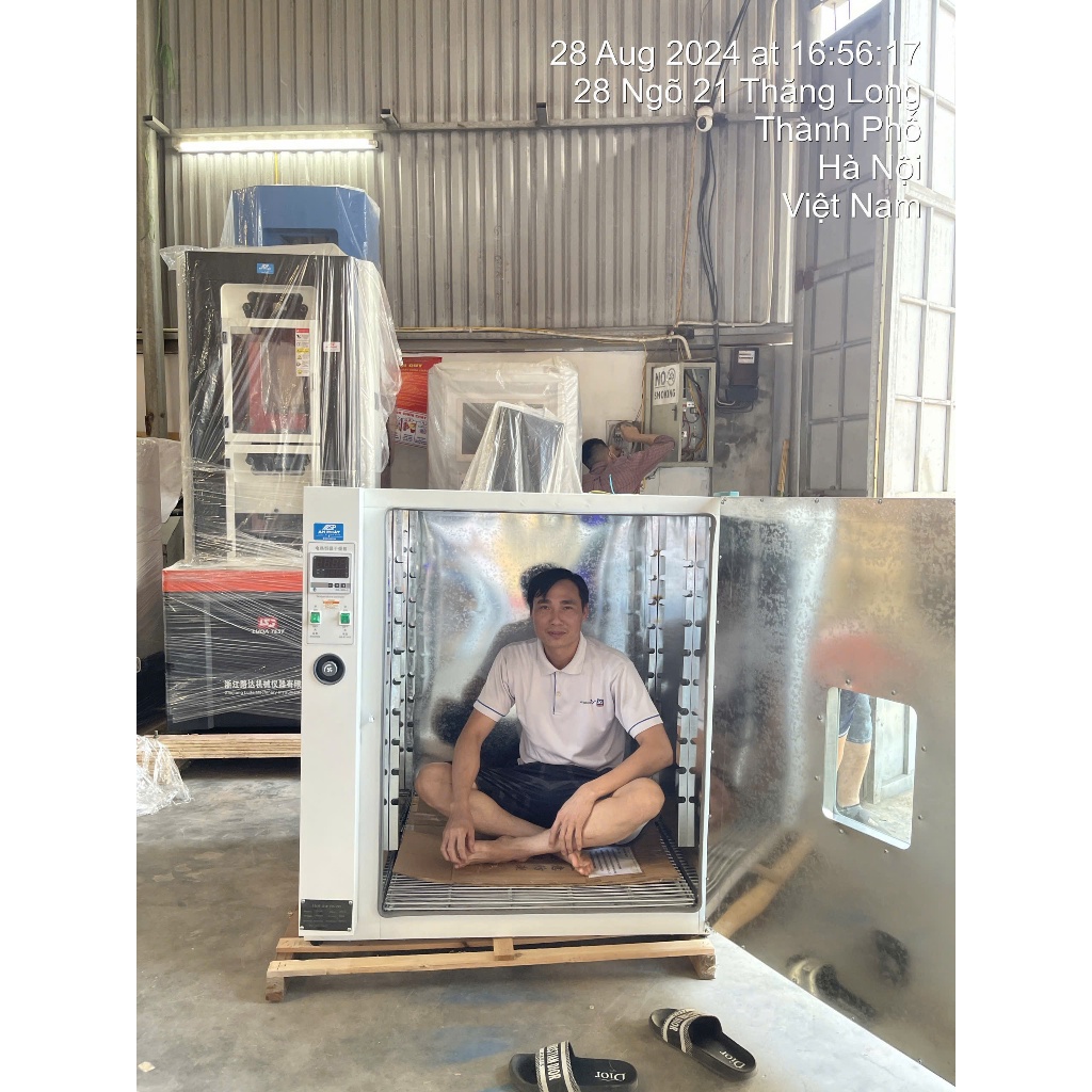 Tủ sấy thực phẩm công nghiệp 70 lít, 136 lít, 225 lít, 640 lít nhiệt độ từ 0 đến 250 độ