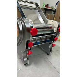 Máy cán bột làm bánh FKM220 (22Cm) chạy điện 220v
