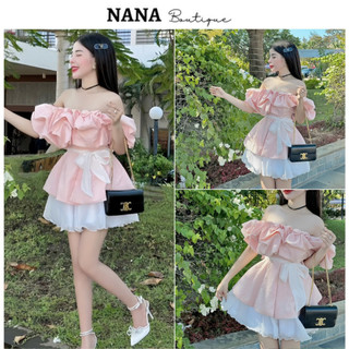 Set váy trễ vai bèo chất gấm xốp màu hồng có dây dai buộc nơ eo mix chân váy tơ trắng xòe bánh bèo