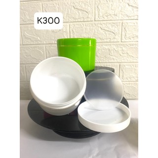 Hủ đựng kem k300 có kèm nắp lót.