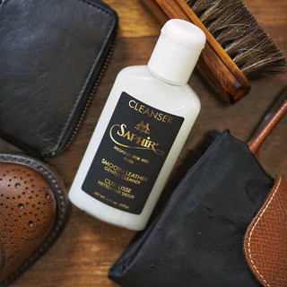 Làm sạch túi da hàng hiệu Saphir Cleanser