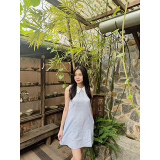 Alyssa Dress Váy sơ mi chất liệu Oxford kẻ xanh kẻ phối cổ sen trắng lên dáng siêu xinh