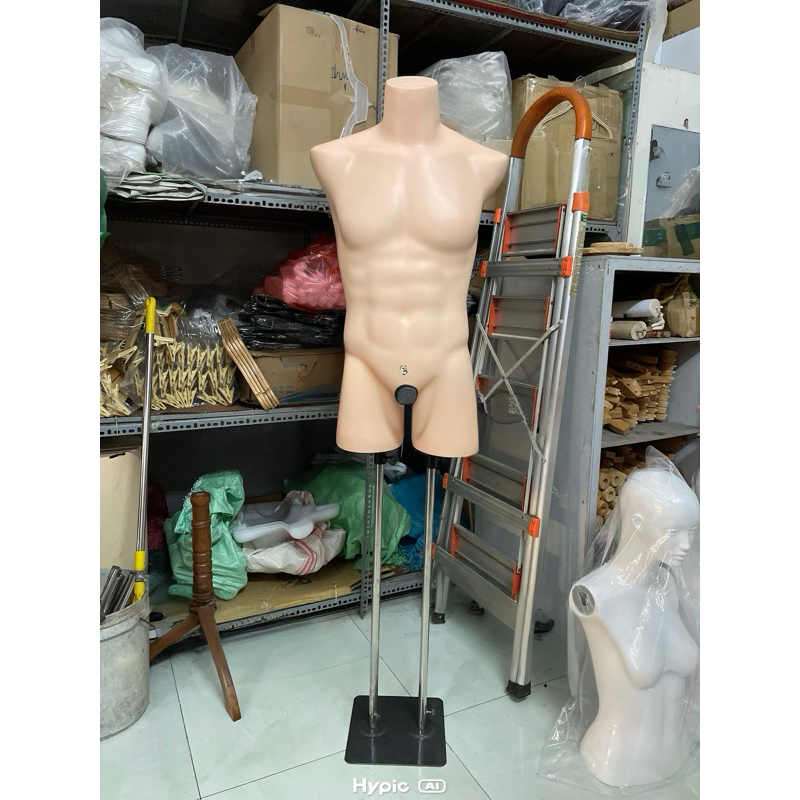 manocanh bán thân nam chân sắt