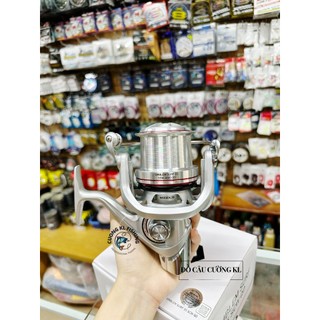 Máy Daiwa Emblem Surf 35 SCW QD
