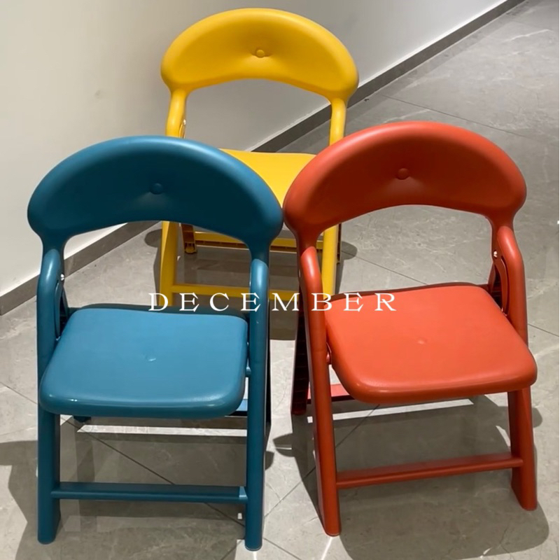 Ghế nhựa chống trượt dày dặn,gấp gọn,tựa lưng trẻ em