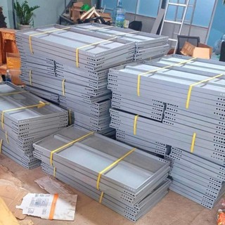 Mâm kệ sắt v lỗ 1.5m x 60 cm 2 sóng đỡ