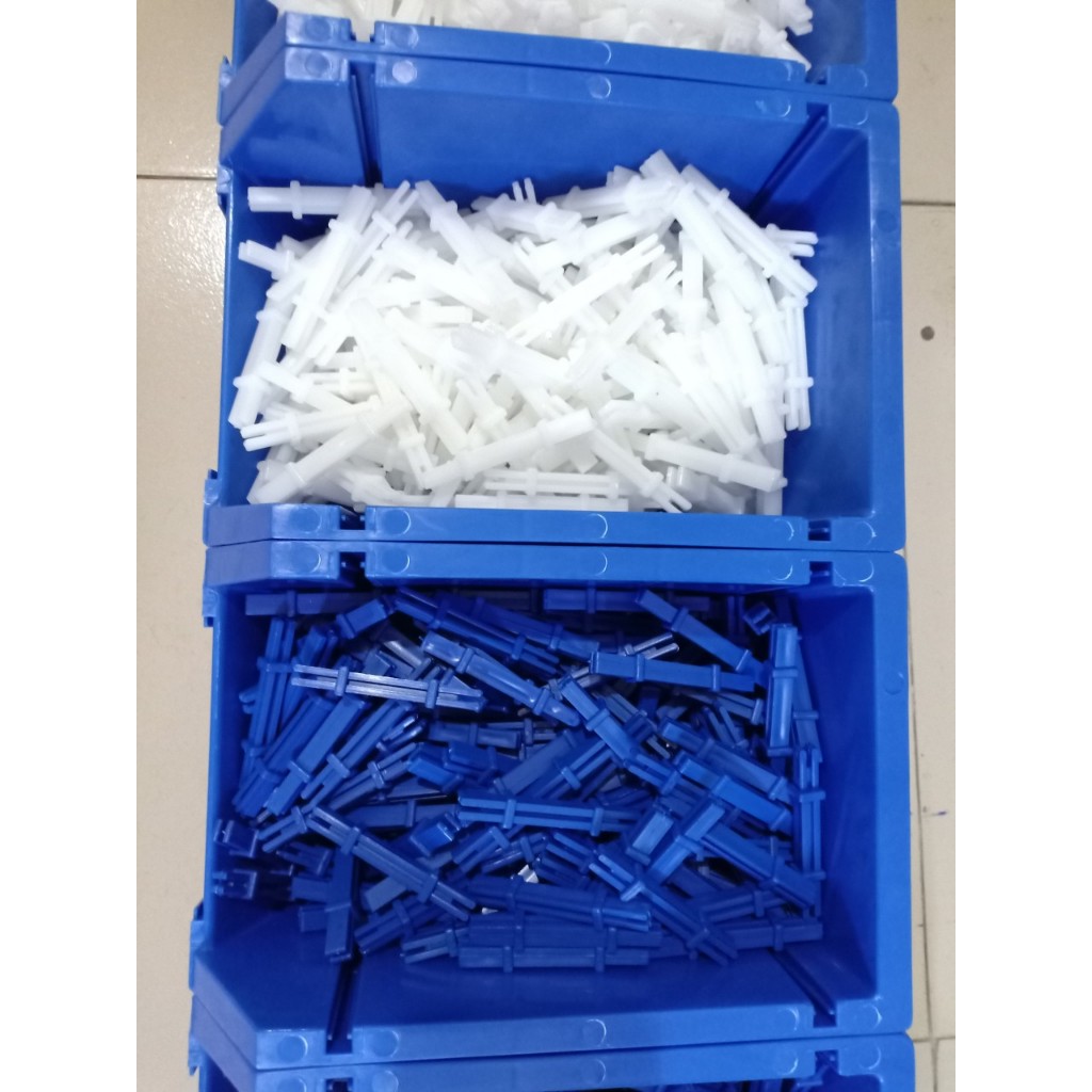 Cọc khay nhựa A6, A8 - 10 cọc ( chân nối khay linh kiện)