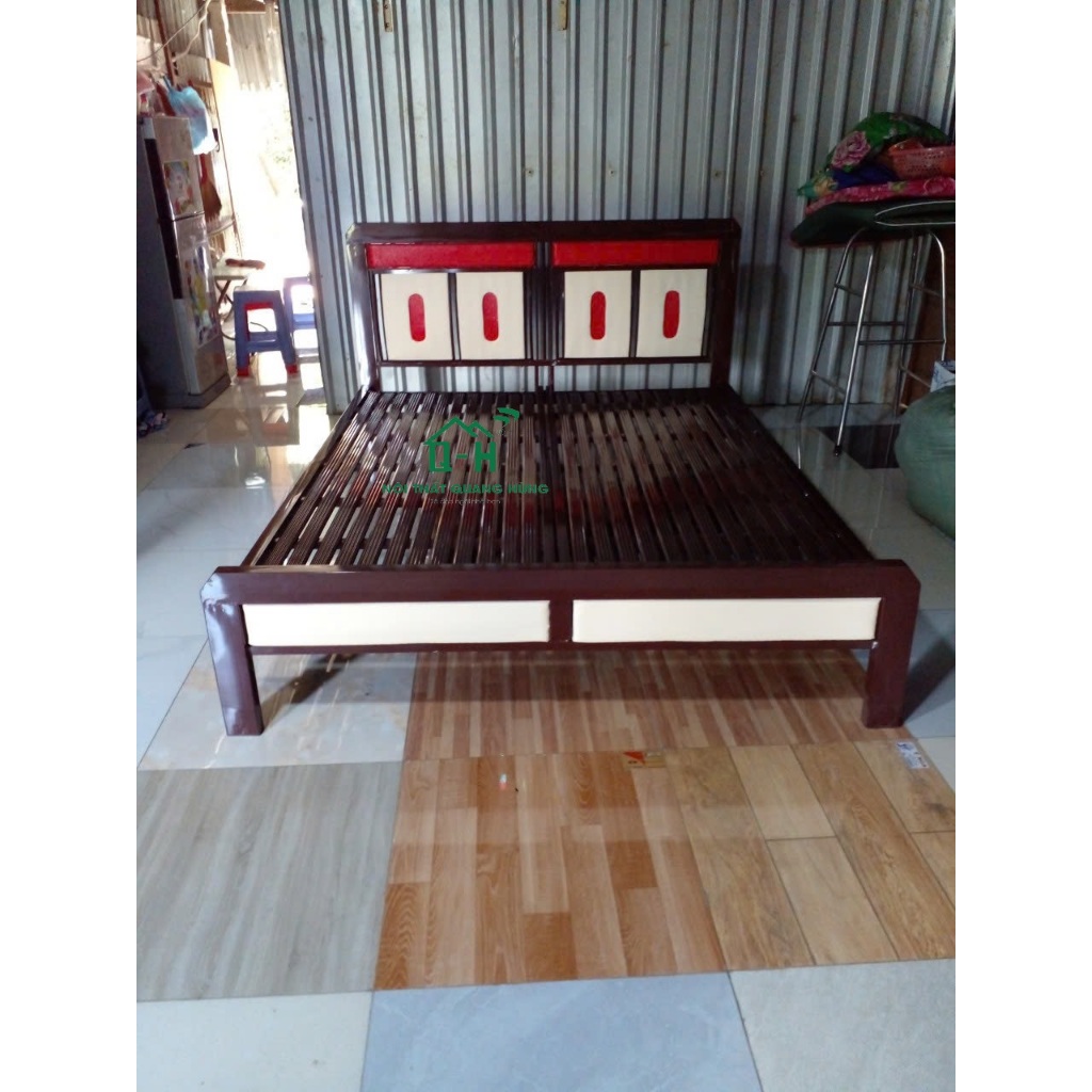 Giường sắt hộp vuông 4x8 nâu cao cấp hcm