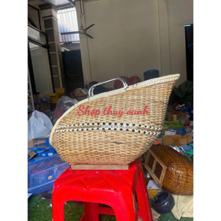 Làn, giỏ mây cho gà chọi siêu vip tay cầm inox móc cài tặng ( thảm cỏ lót, đôi bao mỏ, áo + bịt đầu)