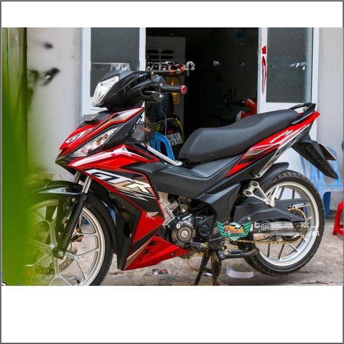 Tem Winner GTr đỏ đen bạc (V)