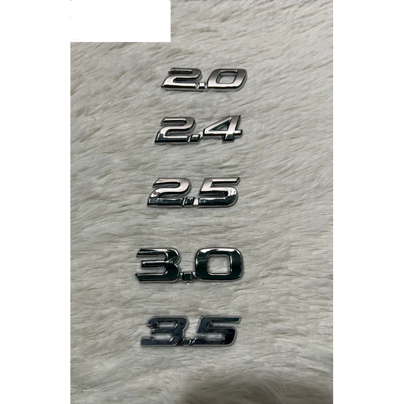 Chữ nổi 2.0, 2.4, 2.5,3.0, 3.5 sau xe Toyota Camry