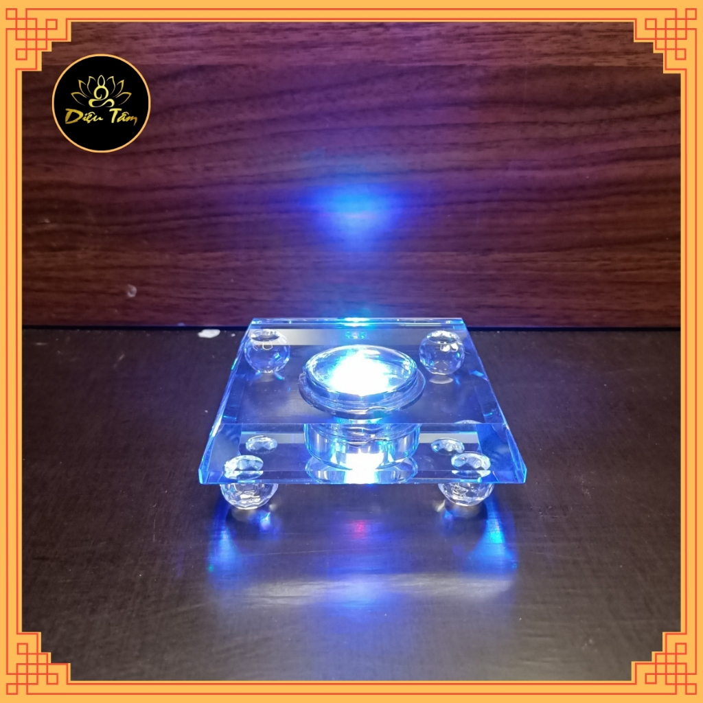 Đế đèn led pha lê đổi màu làm sáng tượng, trang trí