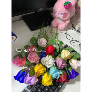 1 bông hoa sáp đủ cành lá