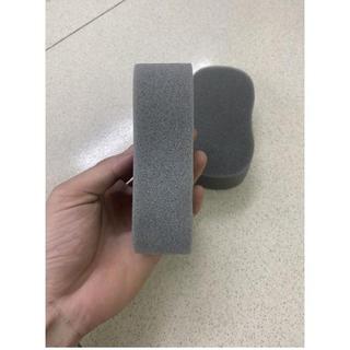 4 cục mút xốp phủi tóc